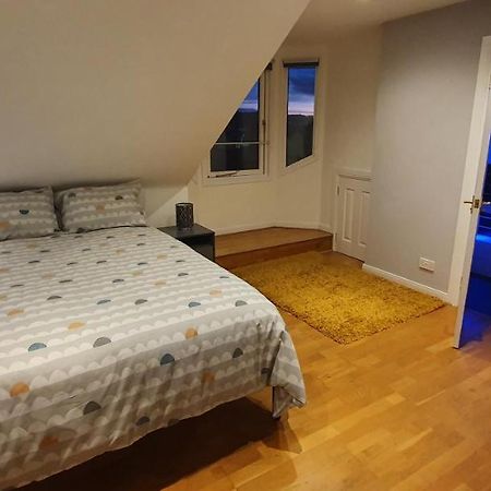 Spacious, Modern 3 Bedroom Luxury Flat In Centre Location Broughty Ferry Kültér fotó