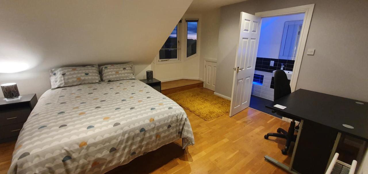 Spacious, Modern 3 Bedroom Luxury Flat In Centre Location Broughty Ferry Kültér fotó