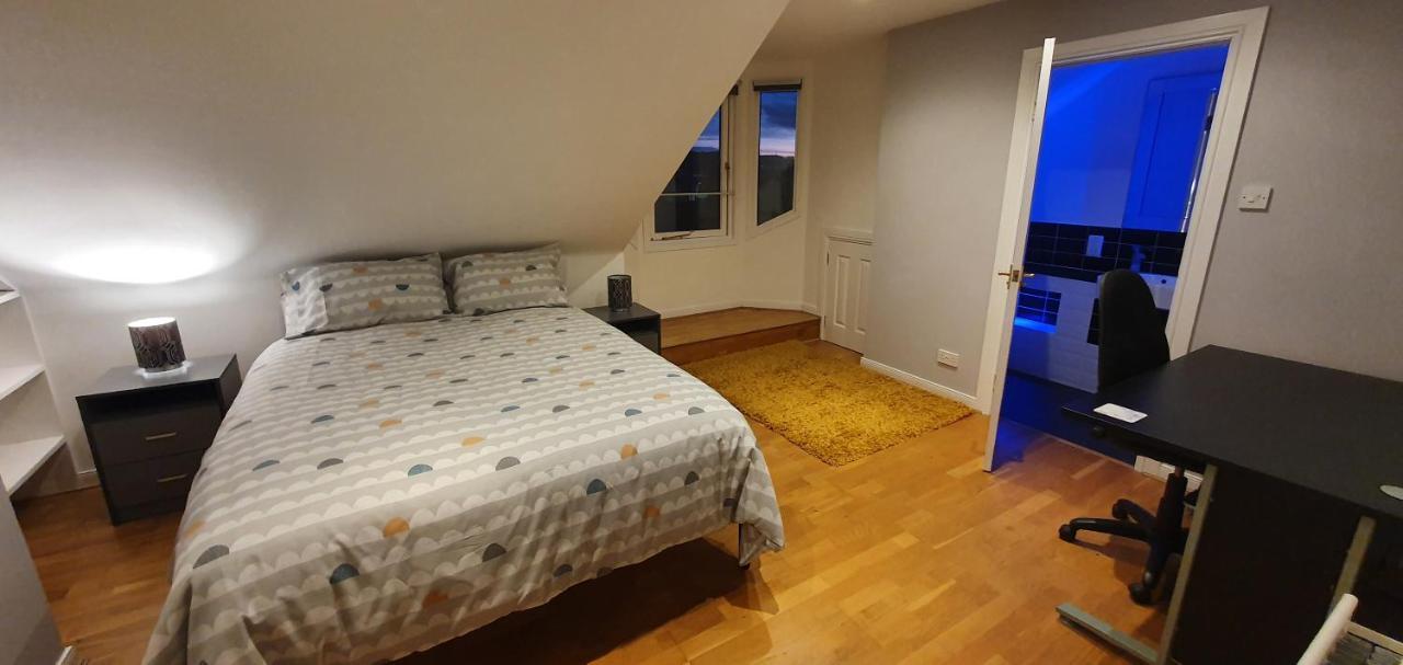 Spacious, Modern 3 Bedroom Luxury Flat In Centre Location Broughty Ferry Kültér fotó
