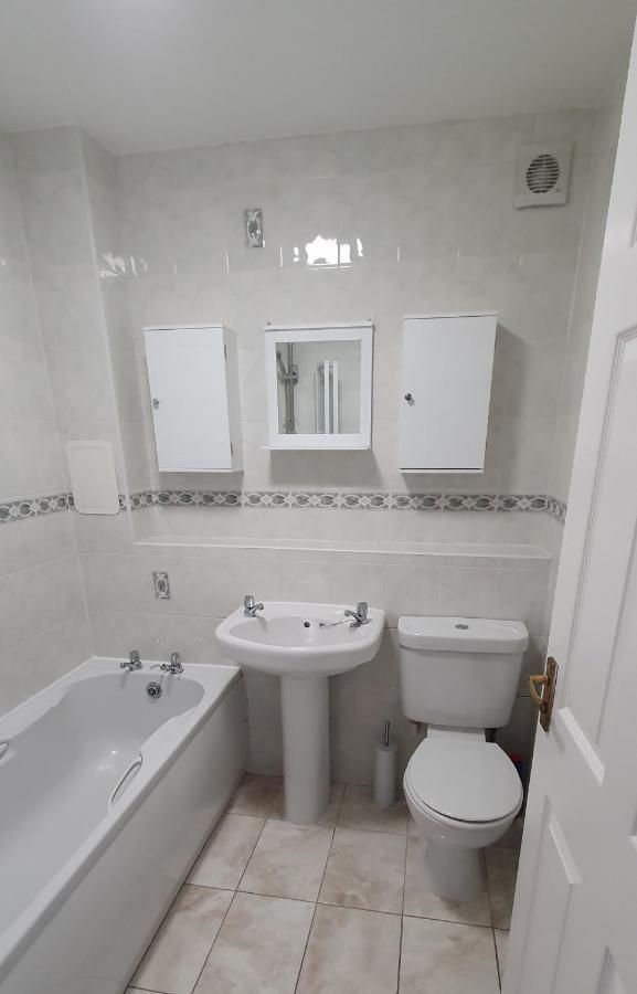 Spacious, Modern 3 Bedroom Luxury Flat In Centre Location Broughty Ferry Kültér fotó